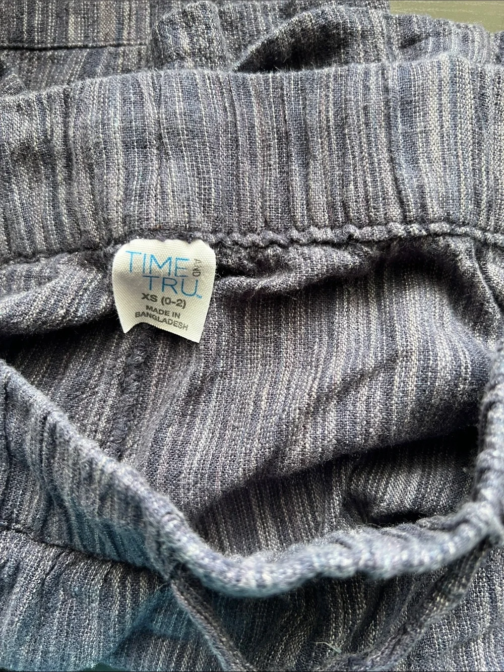 Time and tru linen blend Women’s Navy Blue Striped Drawstring Casual Shorts Xs